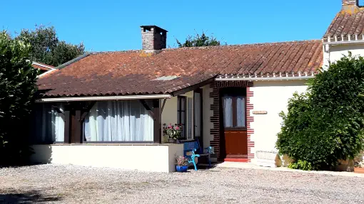 Vorderansicht von Gîte Le Petit Bouleau  - Landhaus in Frankreich