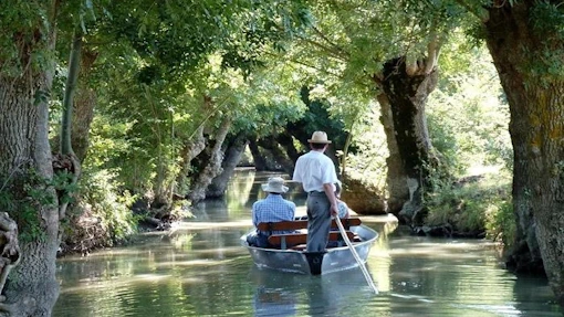 Boating on the Marais Boating on the Marais